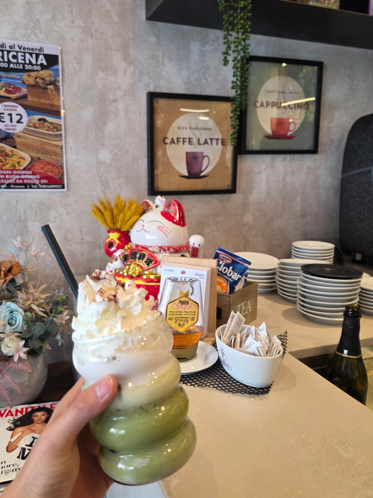 Bevanda al matcha con panna montata